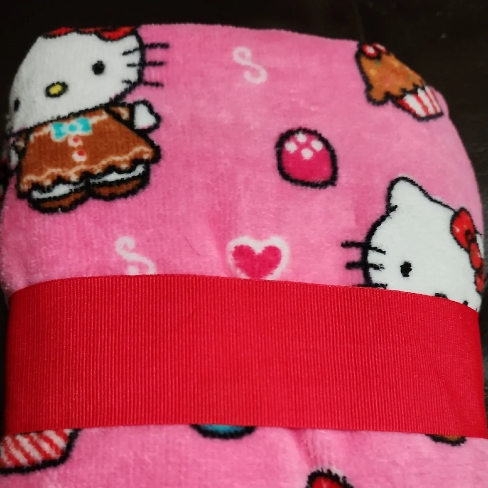 Brand new Saniro Hello Kitty set of 2 Hand Towels.